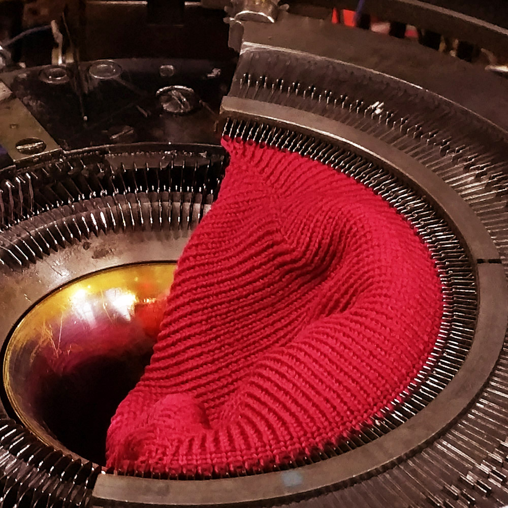 Knitting machine