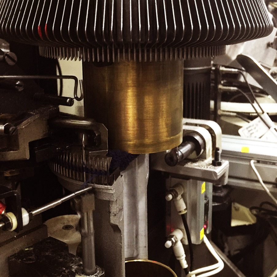 Knitting machine
