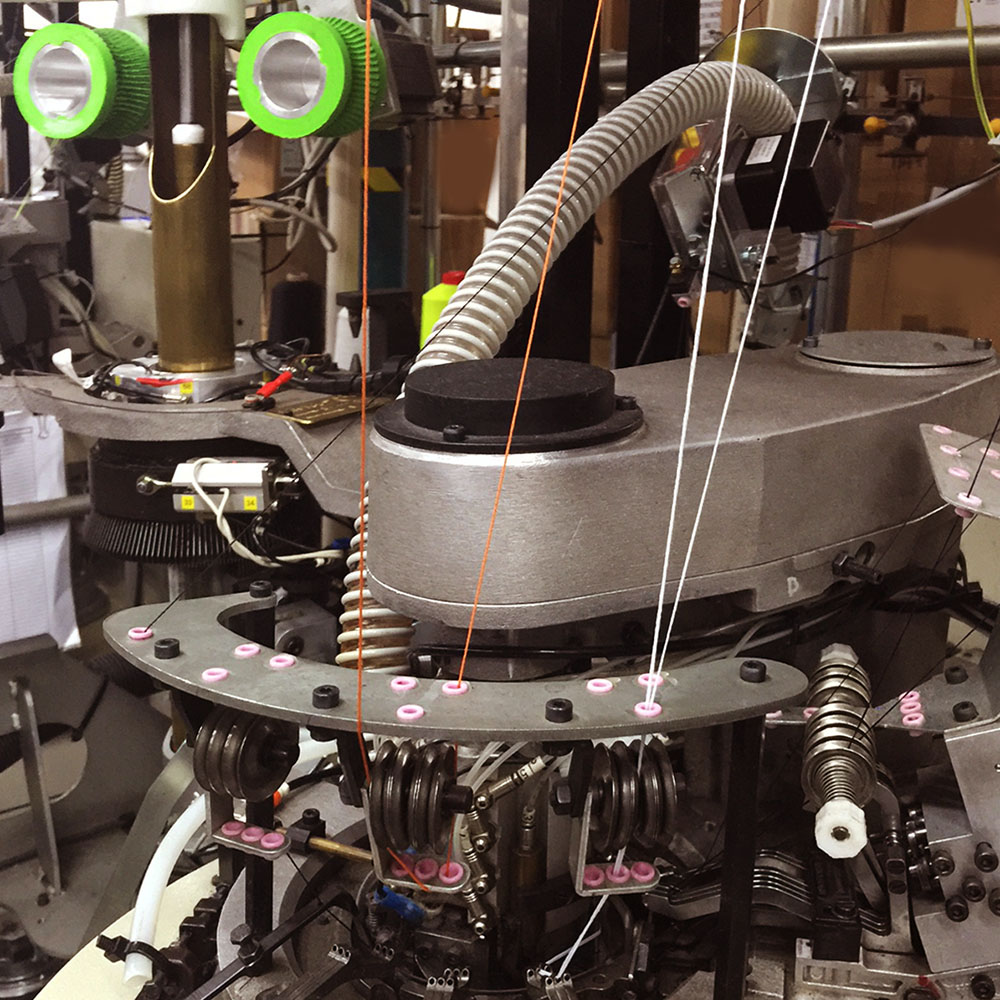 Knitting machine